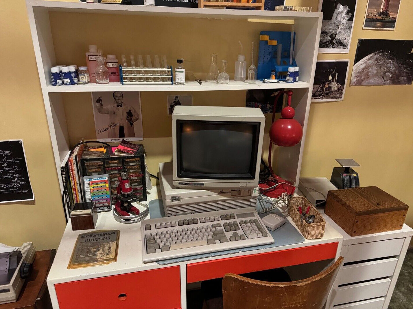 Young Sheldon - Desk